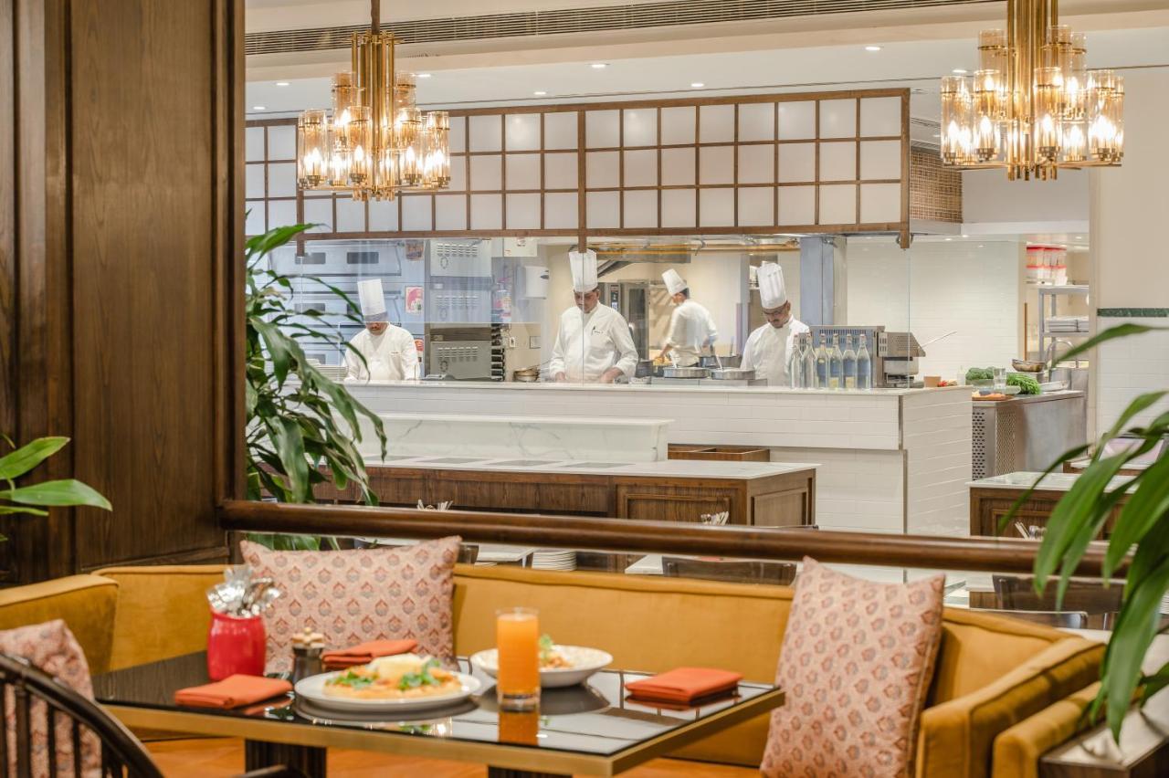 President - Ihcl Seleqtions Hotel Мумбай Екстериор снимка The restaurant