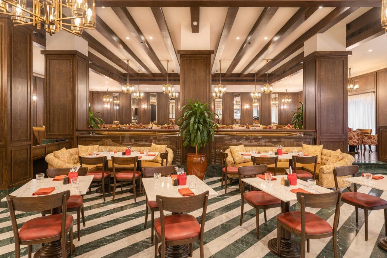 President - Ihcl Seleqtions Hotel Мумбай Екстериор снимка The restaurant