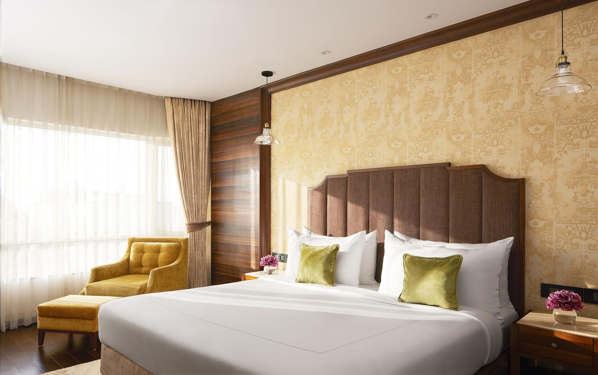 President - Ihcl Seleqtions Hotel Мумбай Екстериор снимка A bedroom at the Taj Bengal