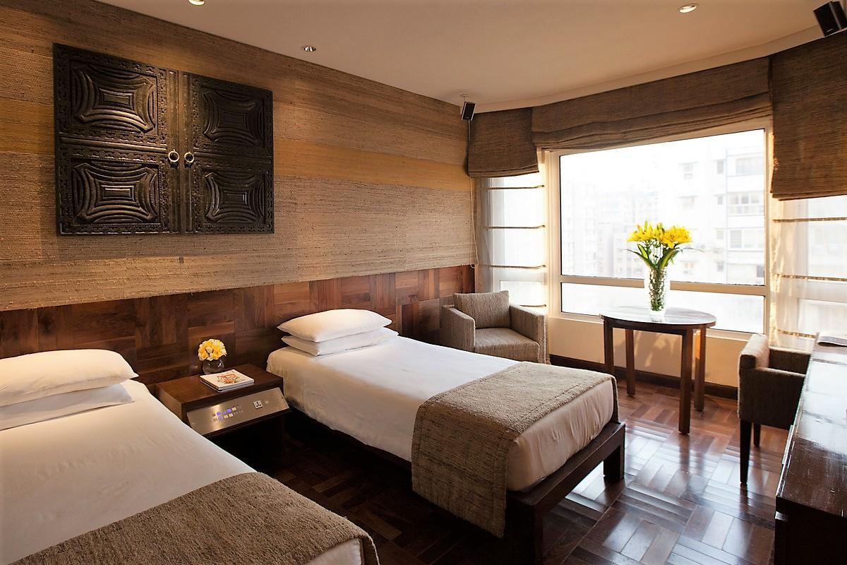 President - Ihcl Seleqtions Hotel Мумбай Екстериор снимка A room at the hotel