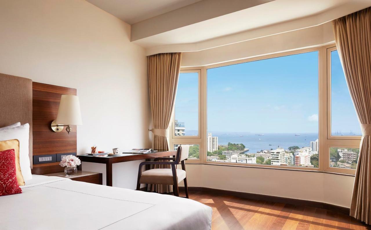 President - Ihcl Seleqtions Hotel Мумбай Екстериор снимка A room at the hotel