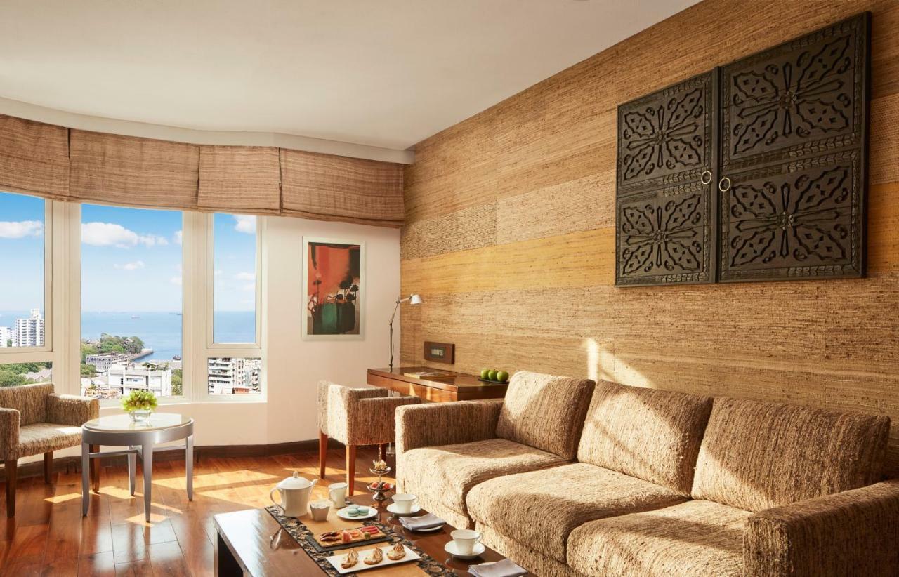 President - Ihcl Seleqtions Hotel Мумбай Екстериор снимка A living room